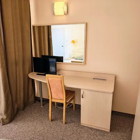 公寓 Private In Berlin Park 瓦爾納